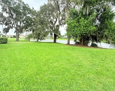 1905 Fairway Loop - Photo Thumbnail 16