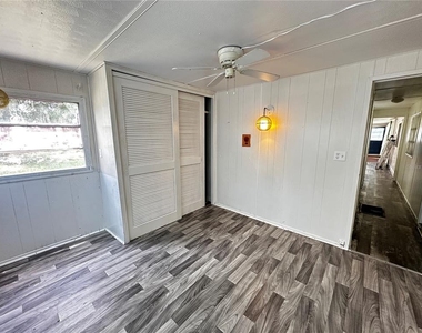817 Parks Street - Photo Thumbnail 4