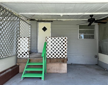 817 Parks Street - Photo Thumbnail 2
