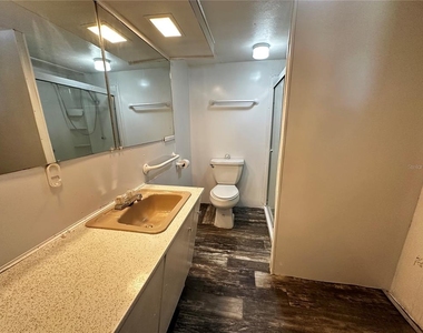 817 Parks Street - Photo Thumbnail 5