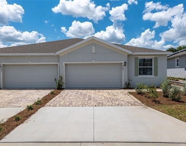 5389 Nw 48th Place - Photo Thumbnail 1