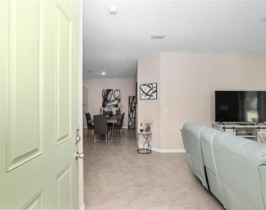 5389 Nw 48th Place - Photo Thumbnail 8