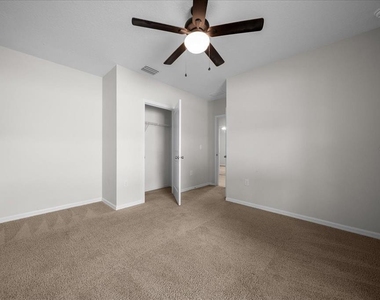5025 Ne 15th Place - Photo Thumbnail 40