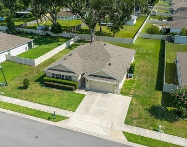 5025 Ne 15th Place - Photo Thumbnail 2