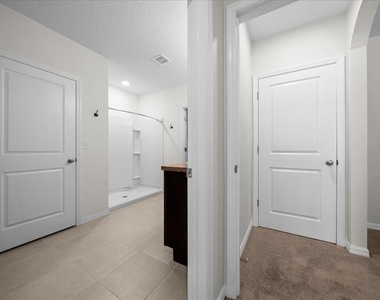 5025 Ne 15th Place - Photo Thumbnail 29