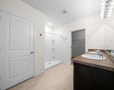 5025 Ne 15th Place - Photo Thumbnail 32
