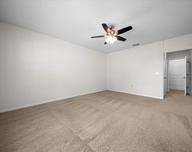 5025 Ne 15th Place - Photo Thumbnail 30