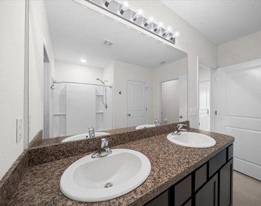 5025 Ne 15th Place - Photo Thumbnail 35