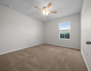 5025 Ne 15th Place - Photo Thumbnail 45