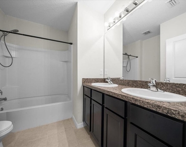 5025 Ne 15th Place - Photo Thumbnail 44