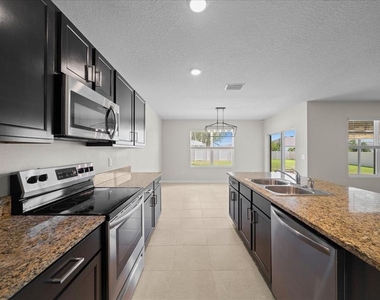 5025 Ne 15th Place - Photo Thumbnail 20