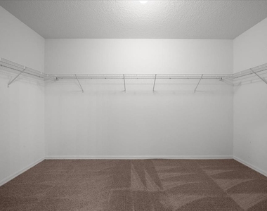 5025 Ne 15th Place - Photo Thumbnail 37