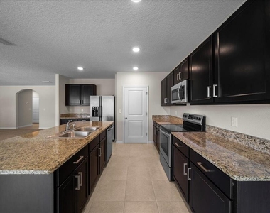 5025 Ne 15th Place - Photo Thumbnail 17