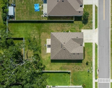 5025 Ne 15th Place - Photo Thumbnail 7