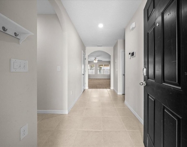 5025 Ne 15th Place - Photo Thumbnail 9