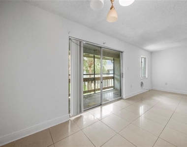 4709 S Texas Avenue - Photo Thumbnail 8