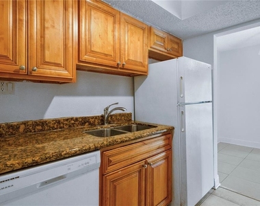 4709 S Texas Avenue - Photo Thumbnail 6
