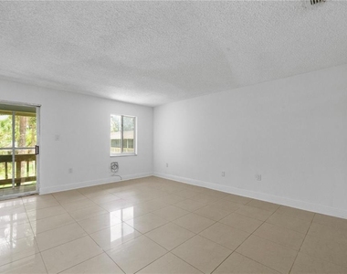 4709 S Texas Avenue - Photo Thumbnail 7