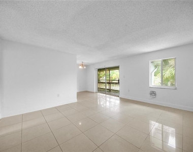 4709 S Texas Avenue - Photo Thumbnail 9
