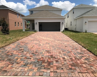 11124 Longleaf Woods Drive - Photo Thumbnail 13