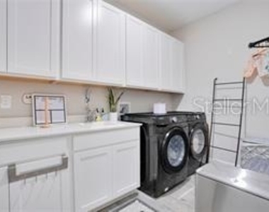 3160 Firethorn Circle - Photo Thumbnail 6