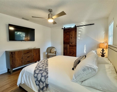 3409 45th Street W - Photo Thumbnail 9