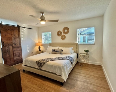 3409 45th Street W - Photo Thumbnail 6