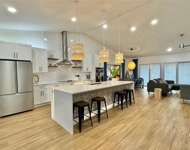 3409 45th Street W - Photo Thumbnail 2