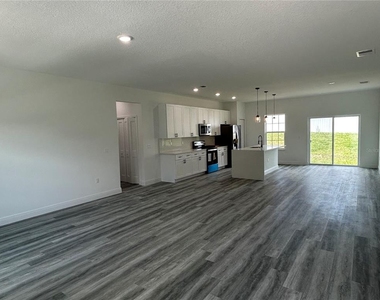 17145 Sw 44th Circle - Photo Thumbnail 9