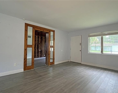 126 Palm Drive - Photo Thumbnail 9