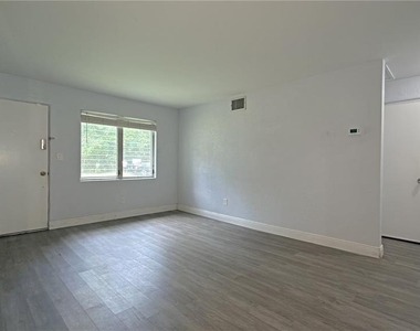126 Palm Drive - Photo Thumbnail 8