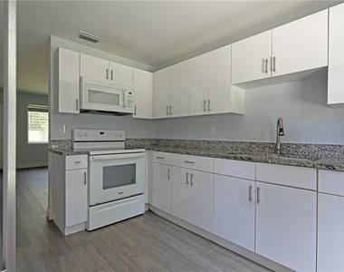 126 Palm Drive - Photo Thumbnail 16