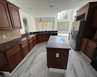 844 Spring Oak Circle - Photo Thumbnail 2