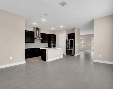 2953 Voyager Avenue - Photo Thumbnail 7