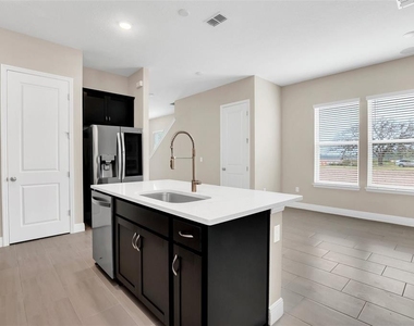 2953 Voyager Avenue - Photo Thumbnail 13