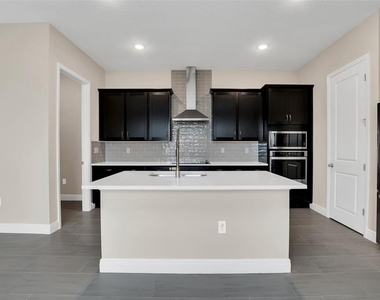 2953 Voyager Avenue - Photo Thumbnail 10