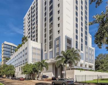 415-3 E Pine Street - Photo Thumbnail 2