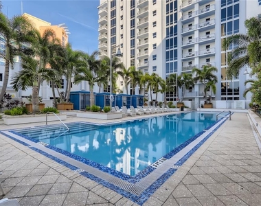 415-3 E Pine Street - Photo Thumbnail 5