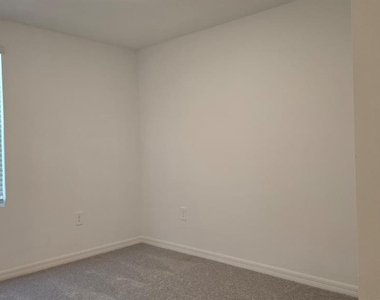 2220 Portrait Street - Photo Thumbnail 7