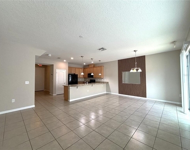 5110 Adelaide Drive - Photo Thumbnail 4