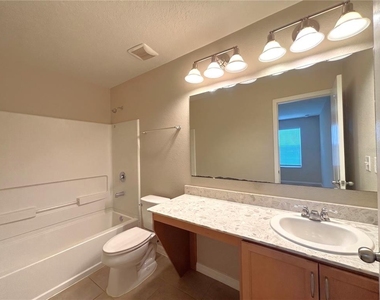 5110 Adelaide Drive - Photo Thumbnail 16