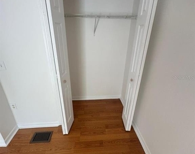 2720 Merrieweather Lane - Photo Thumbnail 10
