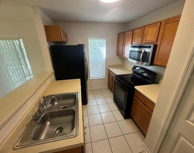 2720 Merrieweather Lane - Photo Thumbnail 19