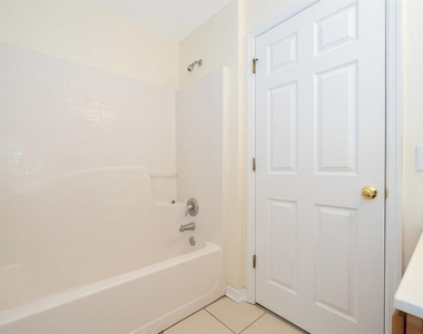 2720 Merrieweather Lane - Photo Thumbnail 20