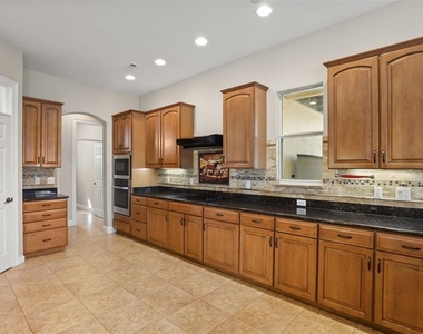 5554 Palm Lake Circle - Photo Thumbnail 23