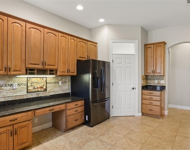 5554 Palm Lake Circle - Photo Thumbnail 24