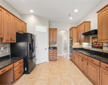 5554 Palm Lake Circle - Photo Thumbnail 25