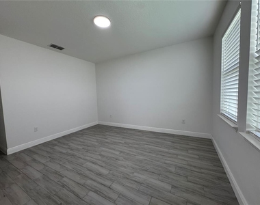 2980 Scarlett Drive - Photo Thumbnail 18