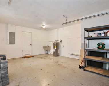 2401 Albert Lee Parkway - Photo Thumbnail 17