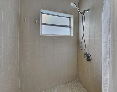 313 S Lawsona Boulevard - Photo Thumbnail 14
